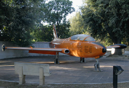 AERMACCHI MB-326