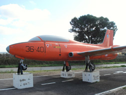 AERMACCHI MB-326